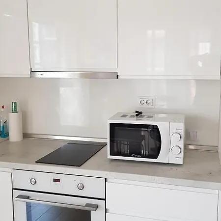 Апартамент Center Gramophone With Private Parking Бургас