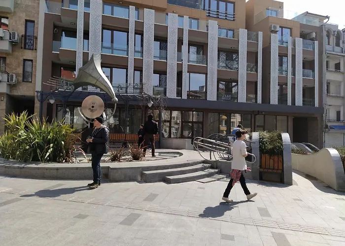 Apartment Center Gramophone With Private Parking Burgas