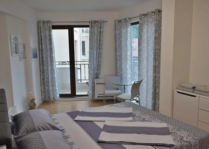 Center Gramophone With Private Parking Apartment