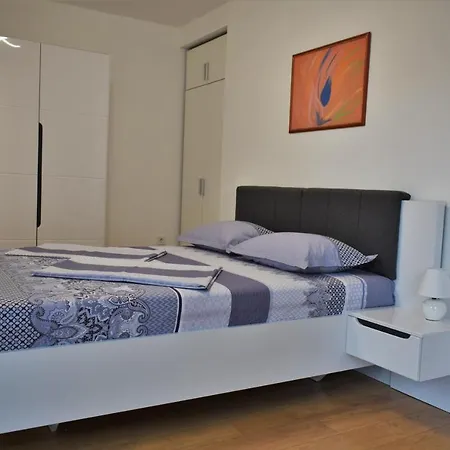 Center Gramophone With Private Parking 아파트