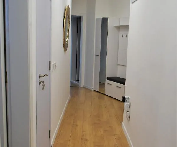 Center Gramophone With Private Parking 아파트 *